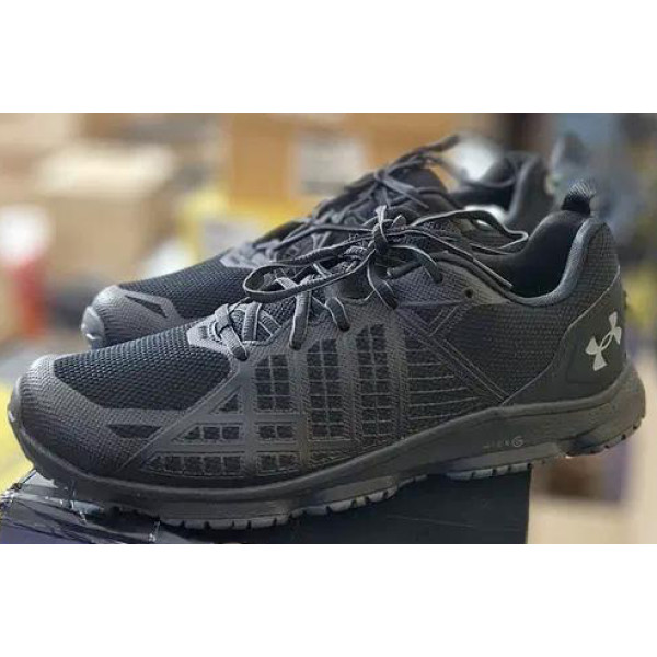 Кросівки Under Armour MG Strikefast Чорний (Black)